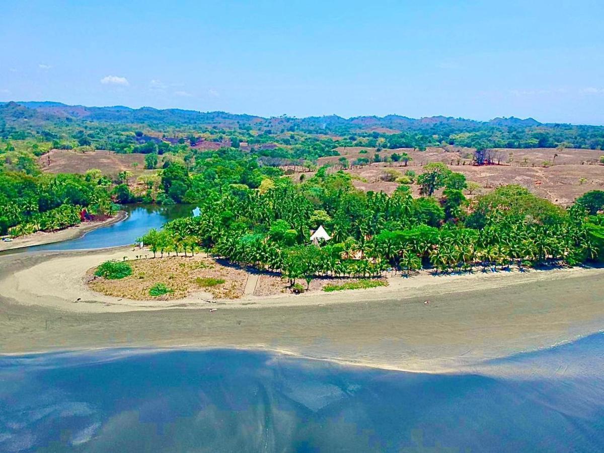 Hotel Oasis & Surf Camp サンタ・カタリナ エクステリア 写真