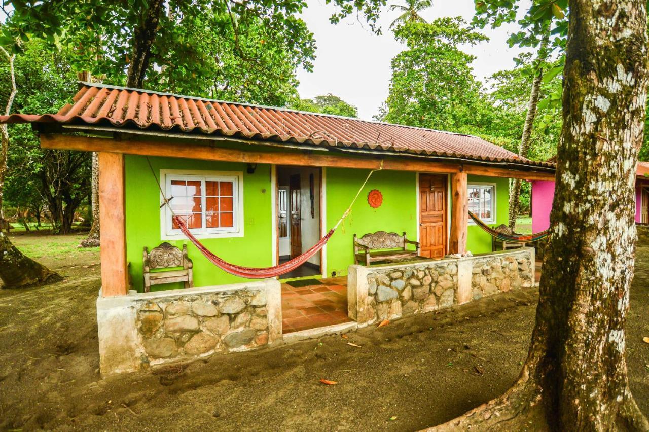 Hotel Oasis & Surf Camp サンタ・カタリナ エクステリア 写真