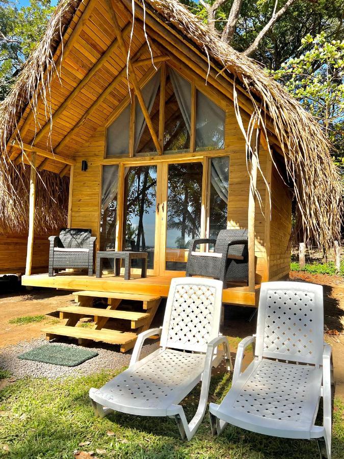 Hotel Oasis & Surf Camp サンタ・カタリナ エクステリア 写真