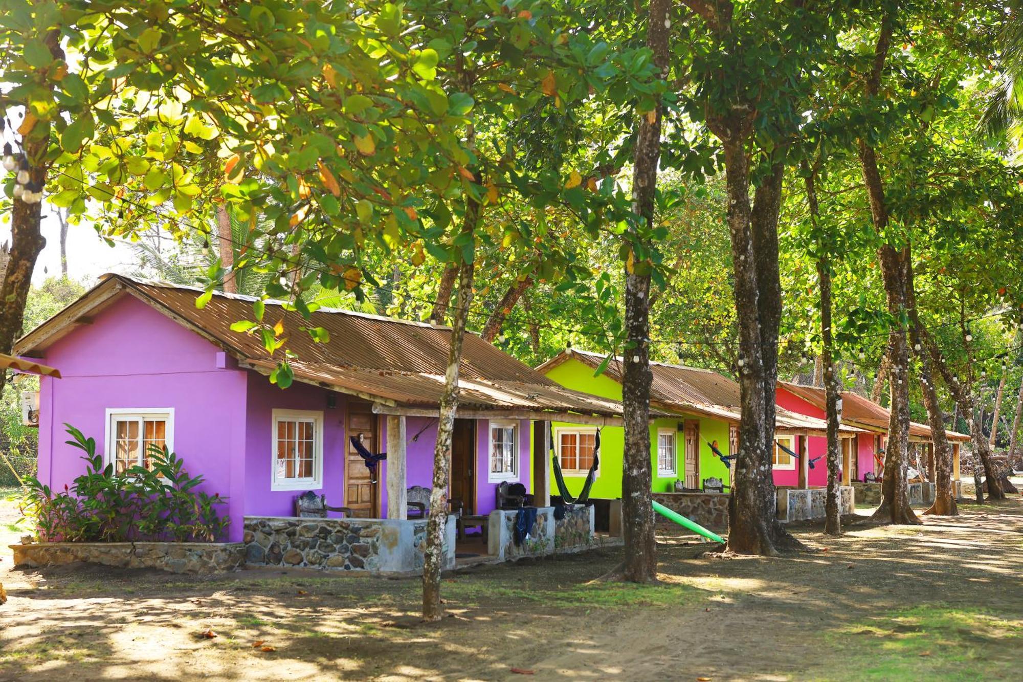 Hotel Oasis & Surf Camp サンタ・カタリナ エクステリア 写真