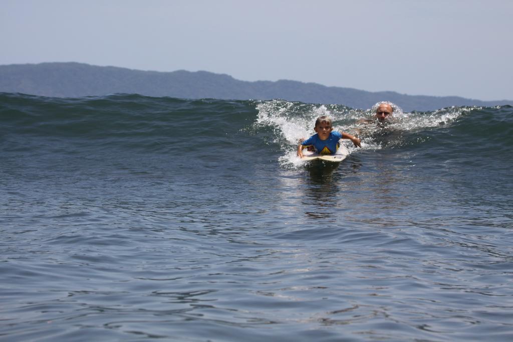 Hotel Oasis & Surf Camp サンタ・カタリナ エクステリア 写真