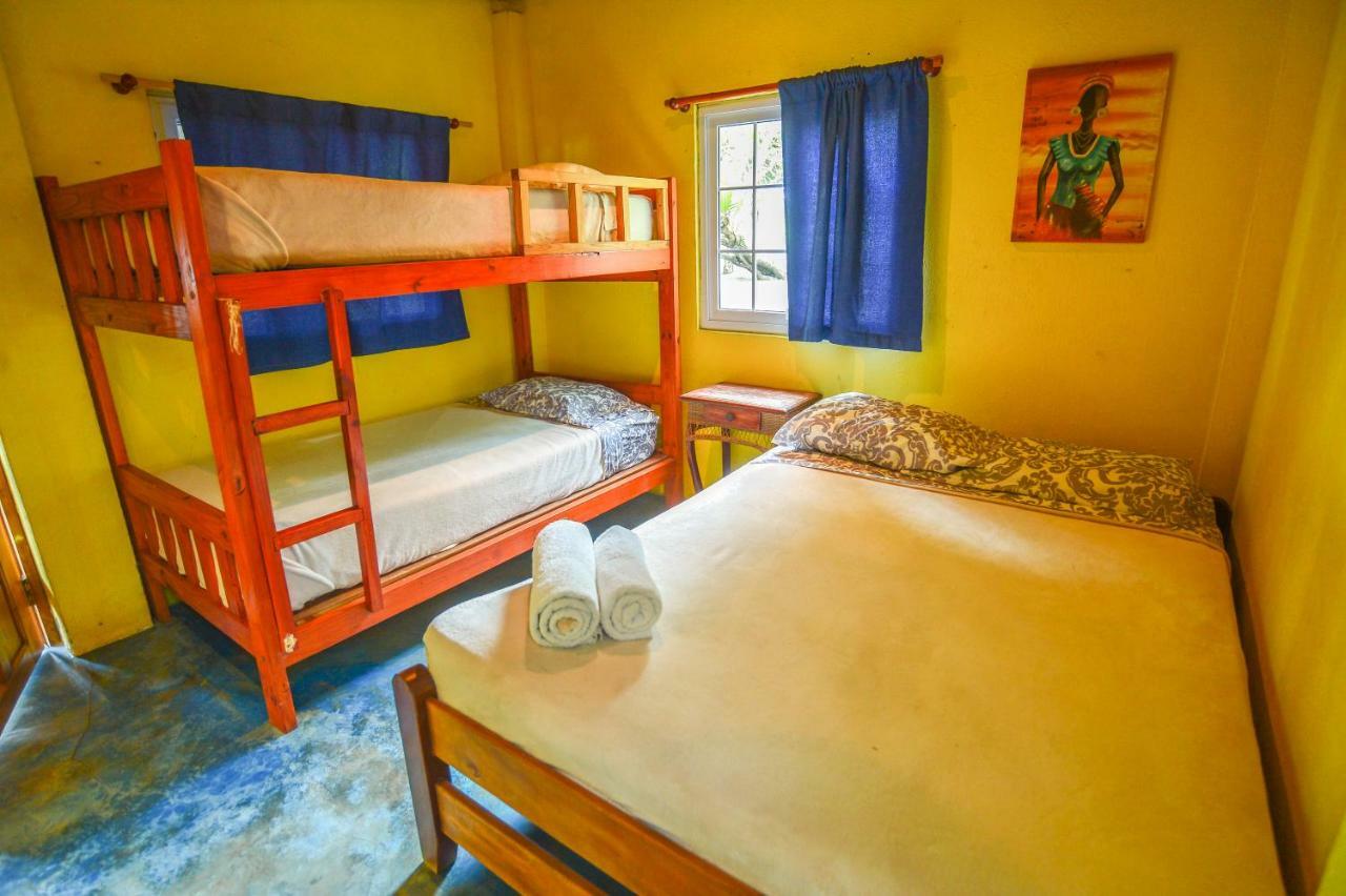 Hotel Oasis & Surf Camp サンタ・カタリナ エクステリア 写真